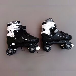 Boys Adjustable Rollerskates Size 4-6